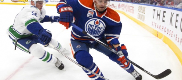 Video: Oilers vyradili vlaňajšieho finalistu play-off NHL, Sekera si pripísal asistenciu