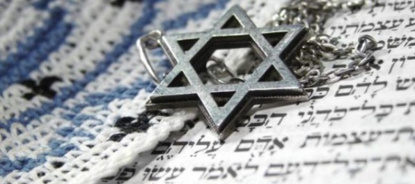 Antisemitizmus vo svete je na vzostupe, ale násilia proti Židom ubúda