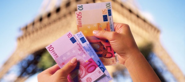 Euro po francúzskych voľbách poskočilo na päťmesačné maximum