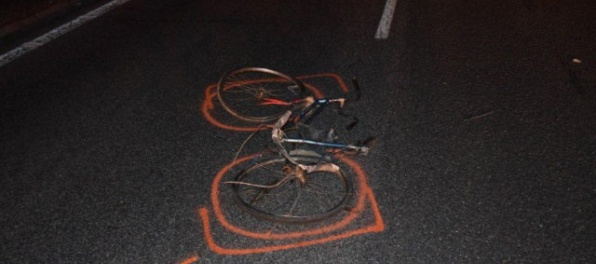 Foto: Zisťujú totožnosť cyklistu, ktorého na R1 prešlo niekoľko áut Foto: Zisťujú totožnosť cyklistu, ktorého na R1 prešlo niekoľko áut