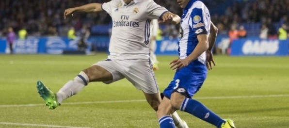 Video: Parádne predstavenie Isca. Real Madrid nastrieľal poltucet v La Coruni