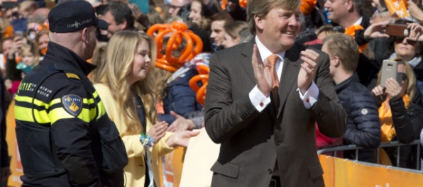Holandský kráľ Viliam Alexander oslavuje 50. narodeniny, celá krajina slávi s ním