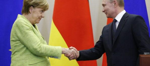 Putin sa v Soči stretol s Merkelovou, hovorili o Ukrajine i Sýrii