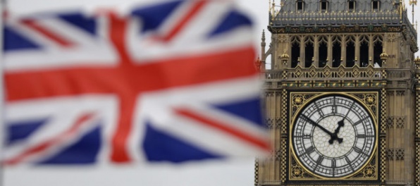 Britský parlament sa pred júnovými voľbami rozpustil, začala sa predvolebná kampaň