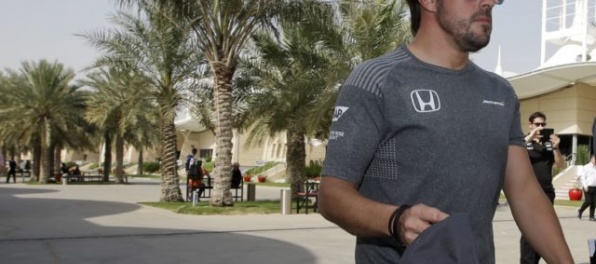 Skúšku Fernanda Alonsa v IndyCar neohrozili ani vtáky, ale takmer havaroval