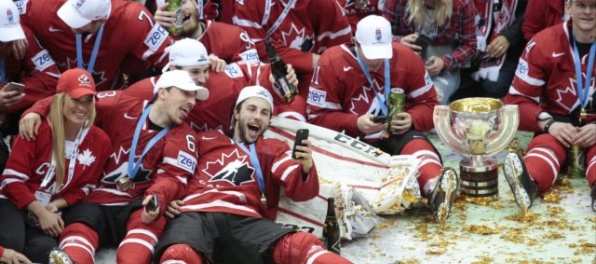 Začínajú sa MS v hokeji 2017: Kanada siaha na zlatý hetrik, medailové suchoty chcú ukončiť Švédi či Česi