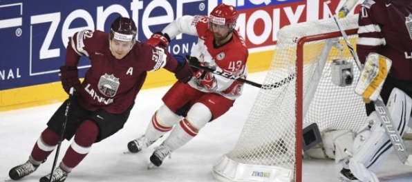Video: Lotyši porazili Dánov, dvoma gólmi sa blysol Indrašis a Merzlinkis vychytal shutout