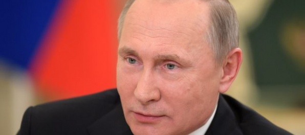 Putina podporujú dve tretiny Rusov, najviac stúpencov má medzi prvovoličmi