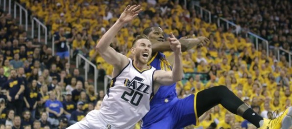 Video: Warriors potiahol Durant, Warriors ešte v konferenčnom semifinále NBA neprehrali