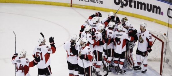 Video: Ottawa zdolala New York Rangers a po desiatich rokoch si zahrá konferenčné finále