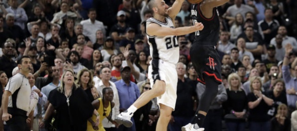 Video: San Antonio je bližšie k finále konferencie, ale zranil sa mu Leonard