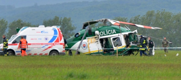 Aktualizované: Na východe Slovenska sa zrútil policajný vrtuľník, zahynuli hasiči (video)