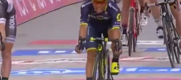 Video: Caleb Ewan si v záverečnom špurte vybojoval triumf 7. etapy na Giro d´Italia