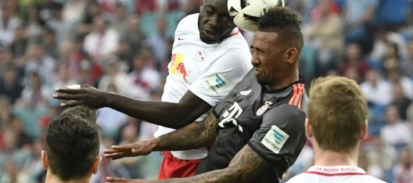 Video: Bayern vyhral deväťgólovú prestrelku s Lipskom, Ingolstadt vypadne z I. bundesligy