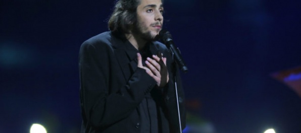 Veľkú cenu Eurovízie 2017 získal portugalský spevák Salvador Sobral