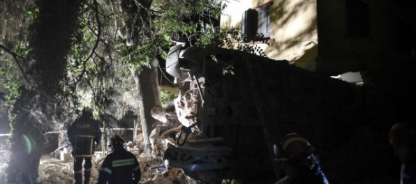 Video: Vlak pri Solúne vrazil do rodinného domu, nehodu neprežili dvaja ľudia