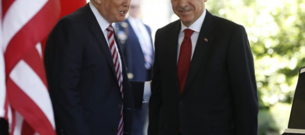Erdogan a Trump chcú spoločne čeliť vojne s terorizmom, aj napriek rozdielnym názorom