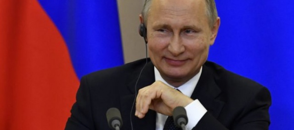 Putin: Politici v USA burcujúci protiruské nálady sú hlúpi alebo nebezpeční
