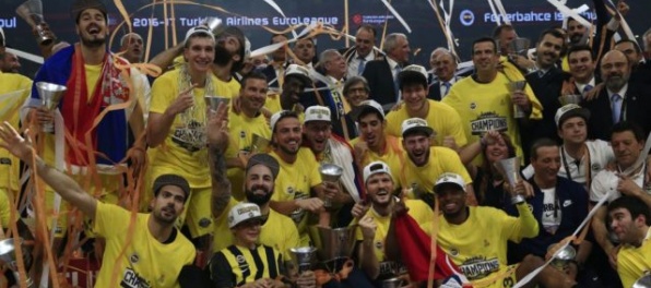 Basketbalisti Fenerbahce zničili Olympiakos, majú historicky prvý titul z Euroligy