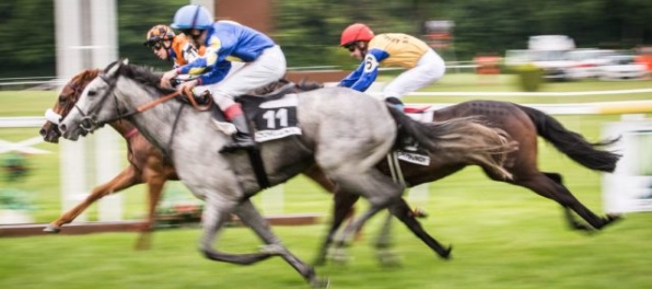 Video: Na bratislavskom 6. mítingu slovenskej sezóny 2017 triumfovali aj Royalorien a Casino Ryan