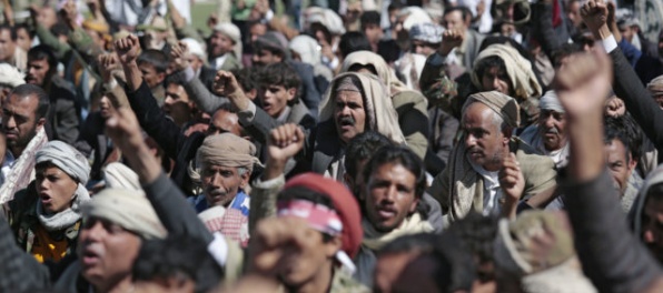 Demonštranti v Jemene zasypali kameňmi kolónu vyslanca OSN