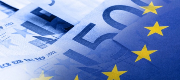 Euro voči doláru oslabilo