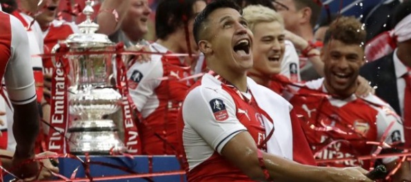 Video: Arsenal je po roku opäť víťazom FA Cupu, vo finále porazil Chelsea