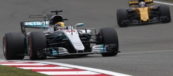 Trojnásobný majster sveta F1 Lewis Hamilton možno ukončí kariéru v Mercedese