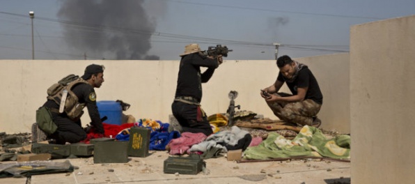 Iracká ofenzíva v Mósule viazne, dôvodom sú ostreľovači a samovrahovia