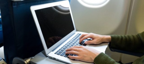 Američania by mohli rozšíriť zákaz laptopov na všetky medzinárodné lety