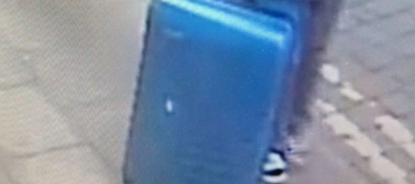 Foto: Hľadá sa modrý kufor útočníka z Manchestru, je v ňom bomba?