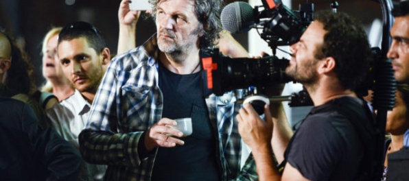Srbský režisér Emir Kusturica havaroval, previezli ho do nemocnice