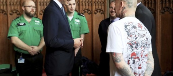 Princ William poďakoval policajtom zasahujúcim po útoku v Manchestri