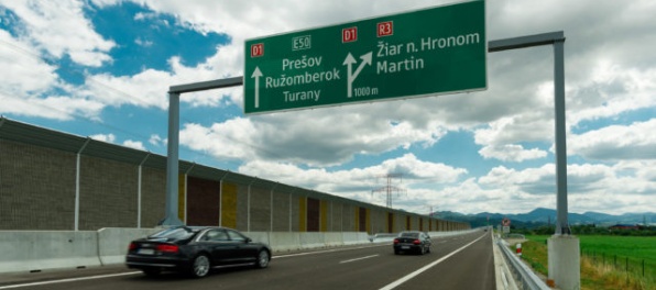 Slováci sú nespokojní s dopravnou situáciou, trápia ich hlavne nedokončené diaľnice