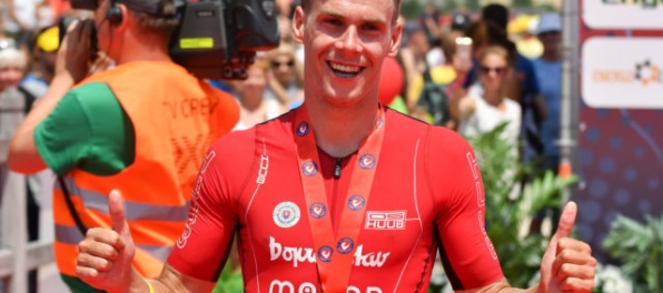 Richard Varga skončil v Šamoríne na 11. mieste, dvojnásobný olympijský víťaz preteky nedokončil