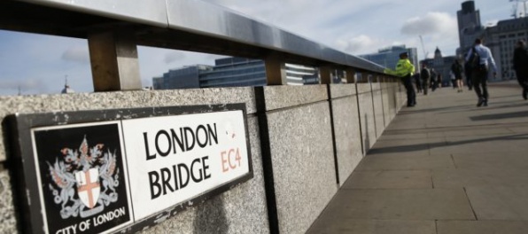 Aktualizované: Polícia pozná totožnosť útočníkov z Londýna, pri raziách zadržali viacero ľudí