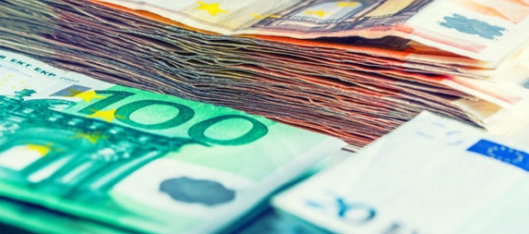 Spoločná európska mena voči doláru posilnila