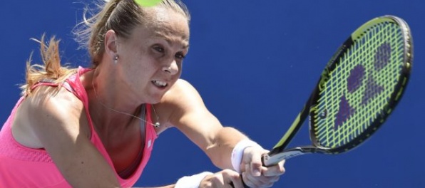 Magdaléna Rybáriková postúpila do osemfinále v Surbitone