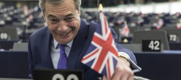 Farage sa obáva, že vládu po voľbách vytvoria labouristi a Veľká Británia zostane v EÚ