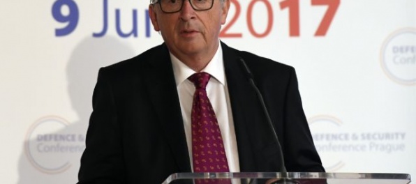 Juncker vyzval členské štáty Európskej únie, aby zvýšili výdavky na obranu