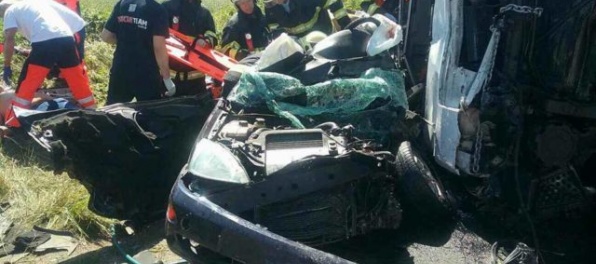 Pri dopravnej nehode v okrese Trenčín zomreli štyria ľudia