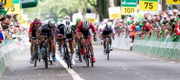 Video: Štvrtá etapa Okolo Švajčiarska priniesla v závere sólo Warbasseho, Sagan klesol na 62. miesto