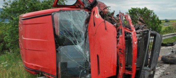 V okrese Martin došlo k tragickej nehode, auto sa zrazilo s dodávkou