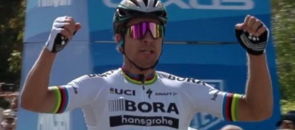 Video: Peter Sagan suverénne vyhral 8. etapu na Okolo Švajčiarska, ovládol bodovaciu súťaž