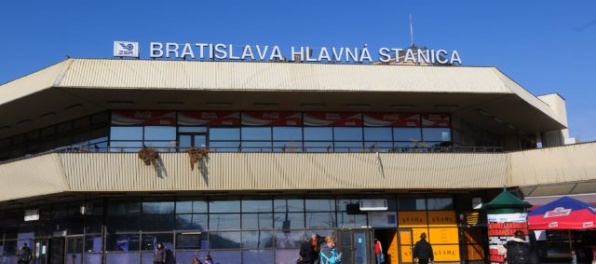 Obvinili Zdena, ktorý nahlásil bombu na železničných staniciach v Bratislave