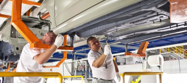 Automobilový priemysel je šiestym najlepšie plateným odvetvím na Slovensku