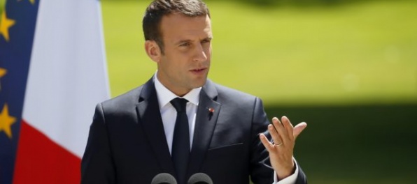 Francúzsko sa už nebude usilovať o odchod sýrskeho prezidenta al-Asada, vyhlásil Macron