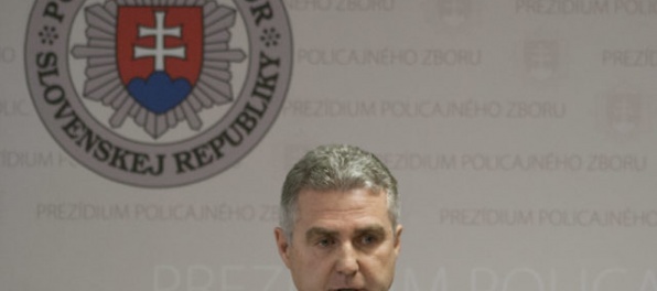 Video: Polícia obvinila z korupcie daňovákov aj pedagóga z vysokej školy