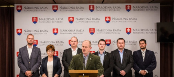 Väčšina Slovákov je za zákaz Kotlebovej strany ĽSNS