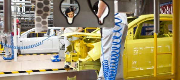 Volkswagen Slovakia zastaví na viac ako dva týždne výrobu